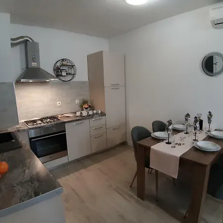 Apartment Apartman Adara Split