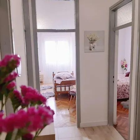 Apartman Adara Apartment *